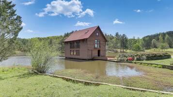 House (2 Bedrooms) | Exterior