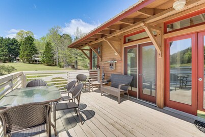 2 Docks + Paddleboard: Lakefront Alabama Retreat!