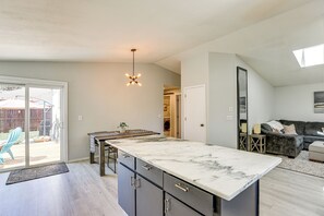 House (3 Bedrooms) | Interior - Family-friendly Home w/ Fire Pit in Bend! (Bend)