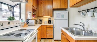 Walk to Poplar Beach: Cozy Coastal Getaway w/ Yard