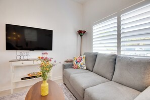 Interior - Walk to Beach: Dog-friendly Gem in Cocoa Beach! (Cocoa Beach)
