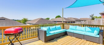 Outdoor Entertaining Space: Family Home in Milton