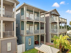 Exterior - Serenity by the Sea! 4BR Retreat, Sleeps 12, Walk to Beach & Community Pool (Panama City)