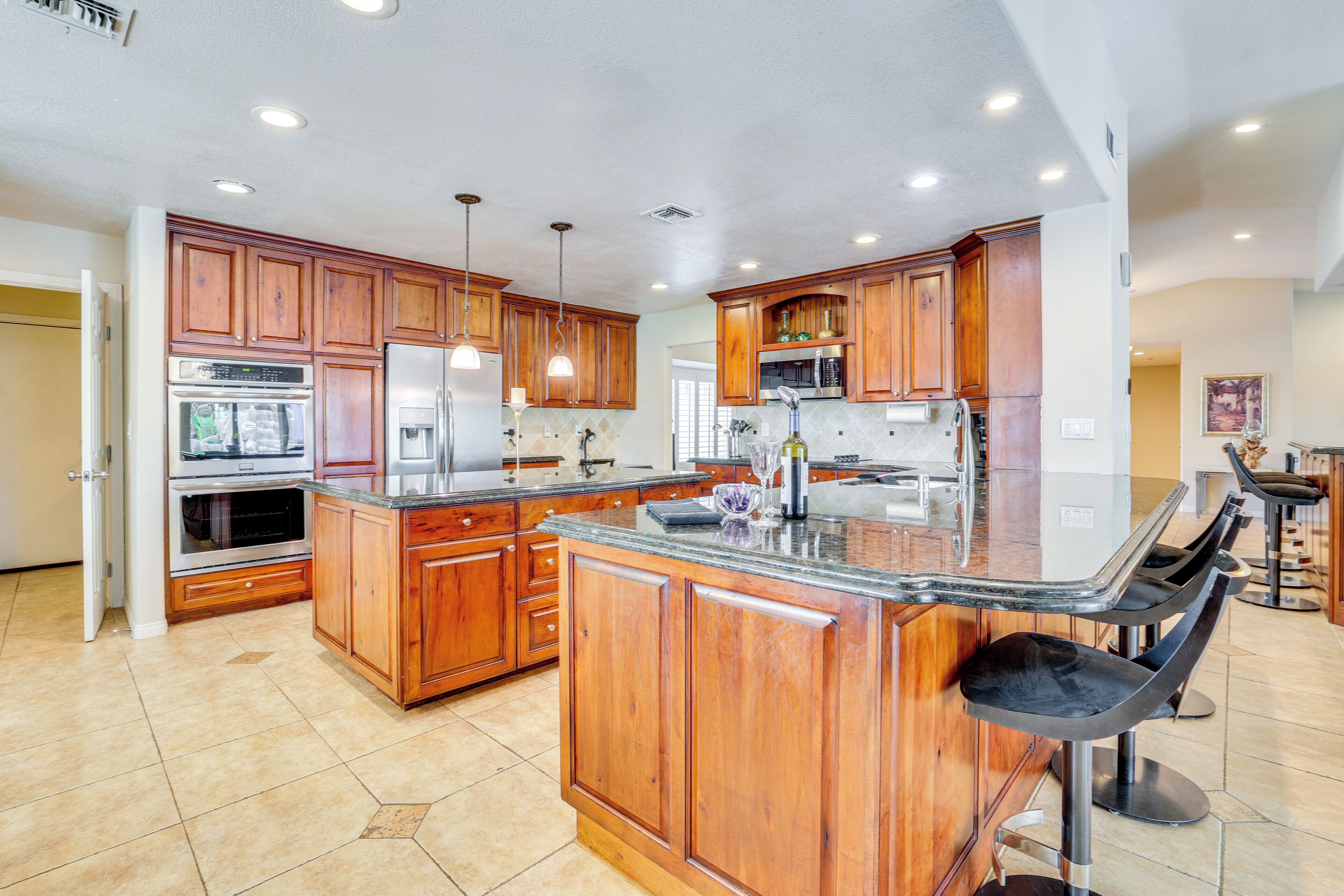 House (3 Bedrooms) | Interior