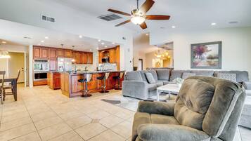 House (3 Bedrooms) | Interior