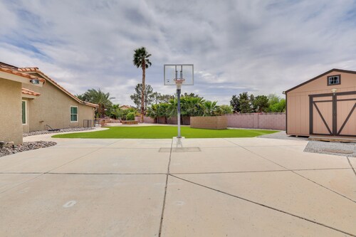 Private Outdoor Oasis: Las Vegas Getaway