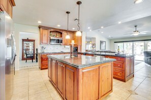 House (3 Bedrooms) | Interior