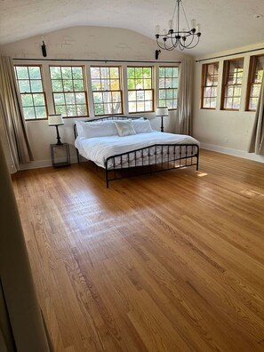 6 Schlafzimmer, Bügeleisen/Bügelbrett, Reisekinderbett, kostenloses WLAN