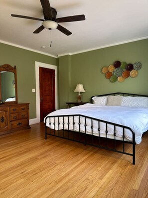 6 Schlafzimmer, Bügeleisen/Bügelbrett, Reisekinderbett, WLAN