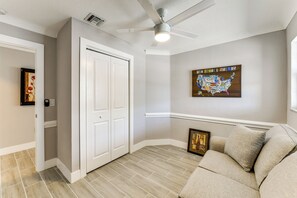 Interior - Waterfront Retreat w/ Pool & Yard in Sarasota (Sarasota)