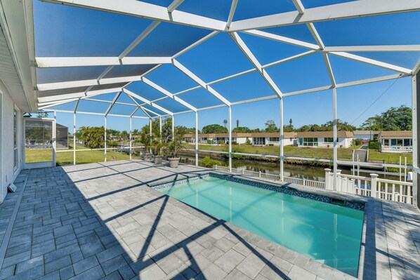 House (5 Bedrooms) | Front of property - Waterfront Retreat w/ Pool & Yard in Sarasota (Sarasota)
