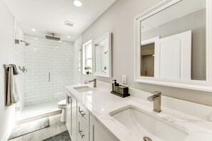 House (5 Bedrooms) | Interior - Waterfront Retreat w/ Pool & Yard in Sarasota (Sarasota)