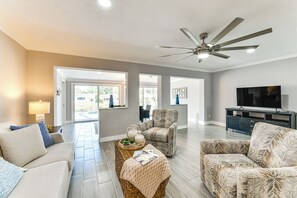 House (5 Bedrooms) | Interior - Waterfront Retreat w/ Pool & Yard in Sarasota (Sarasota)