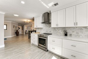 Interior - Waterfront Retreat w/ Pool & Yard in Sarasota (Sarasota)