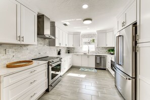 House (5 Bedrooms) | Interior - Waterfront Retreat w/ Pool & Yard in Sarasota (Sarasota)