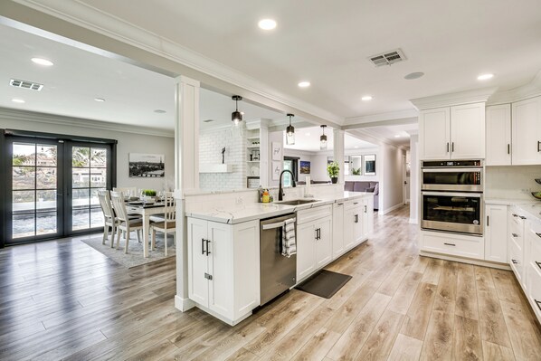 House (3 Bedrooms) | Interior