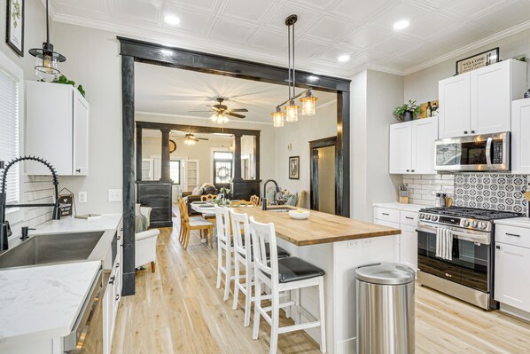 House (3 Bedrooms) | Interior - Fire Pit: Pet-friendly Mt Vernon Gem! (Mount Vernon)