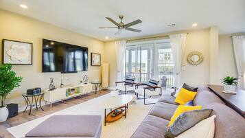 House (6 Bedrooms) | Interior