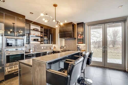 Road America Retreat: Modern Villa w/ Garage!