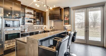 Road America Retreat: Modern Villa w/ Garage!