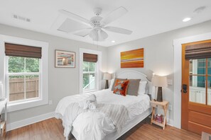 3 Schlafzimmer, Schreibtisch, Bügeleisen/Bügelbrett, kostenloses WLAN