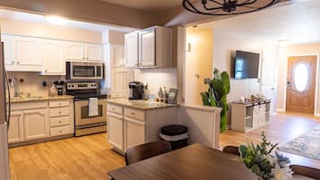 House | 4 bedrooms, Internet