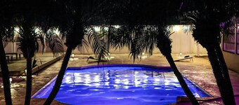 Four Bed Home With Pool Game Room Bar Near Beach