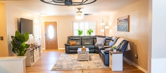 Four Bed Home With Pool Game Room Bar Near Beach