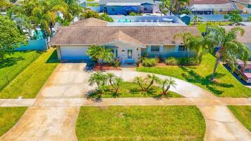 House | 4 bedrooms, Internet