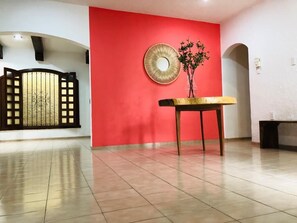 Interior - Spacious Villa with Private Pool 5 Min to Downtown (Merida)