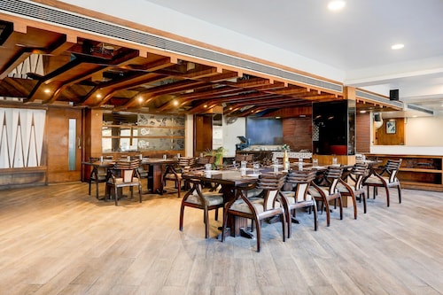 Cosy Stays at Padav Square Gwalior