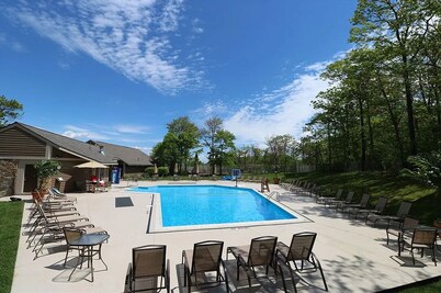 Enjoy all the Laurel Higlands has to offer! Skiing, hiking, biking…