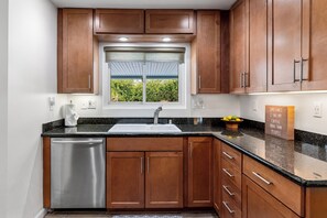 Fridge, microwave, oven, stovetop - Citrus Springs – Modern Palm Springs Pool Home (Palm Springs)