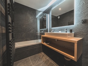 Apartment | Badezimmer