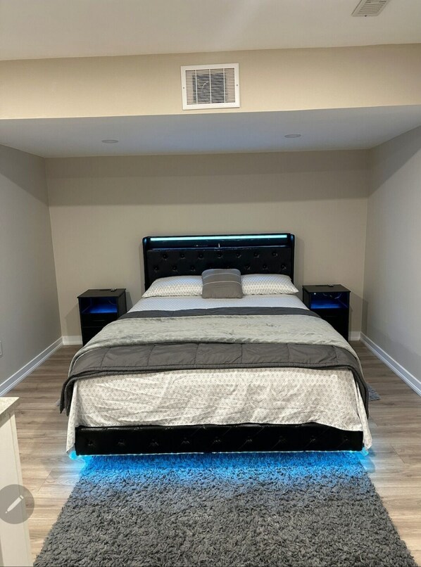 1 chambre, fer et planche à repasser, accès au Wi-Fi (inclus)