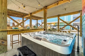 Outdoor spa tub