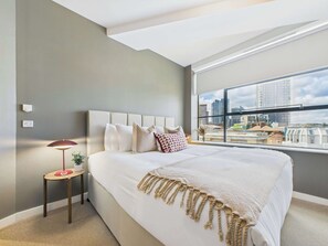 4 camere, una scrivania, ferro/asse da stiro, culla da viaggio