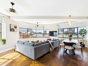 Télévision, espaces bureaux