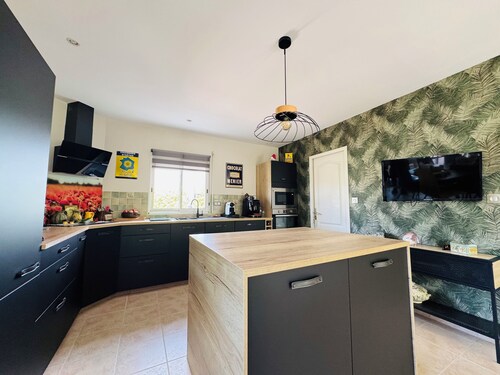 HOUSE 15 MIN. AWAY THE BEACHES OF THE ROYANNAIS COAST - IDEAL ENVIRONMENT FOR FAMILIES