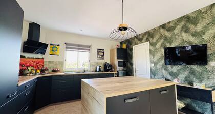 HOUSE 15 MIN. AWAY THE BEACHES OF THE ROYANNAIS COAST - IDEAL ENVIRONMENT FOR FAMILIES
