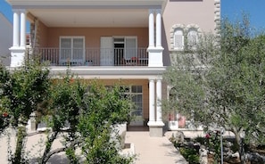 Exterior - Seaside Family Apartment in Kampor (Rab)