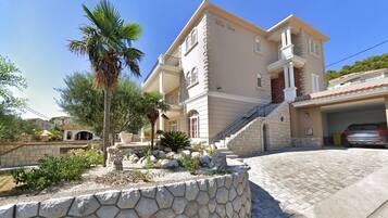 Apartment | Exterior