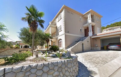 Seaside Family Apartment in Kampor