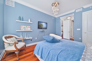2 bedrooms, iron/ironing board, free WiFi, bed sheets - Luxurious Top Floor unit at The Residence at Coconut Point (Estero)