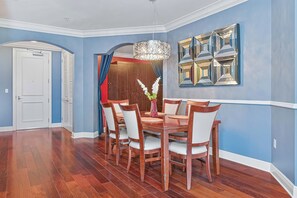 Dining - Luxurious Top Floor unit at The Residence at Coconut Point (Estero)
