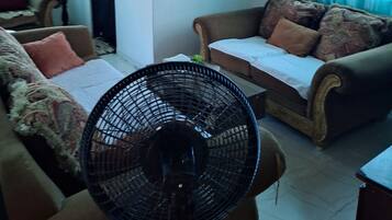 Smart TV, books, stereo