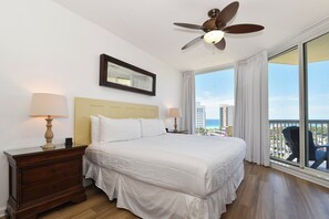 2 bedrooms, iron/ironing board, free WiFi, bed sheets - 7th Floor Beachfront Condo w/ Beachside Bar & Resort Pool in Destin! 🐚💙🌴 (Destin)