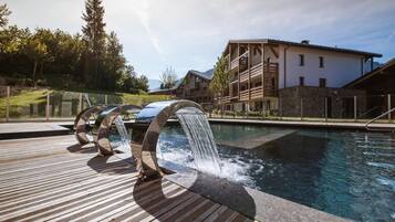 Apartment | Pool | Outdoor pool