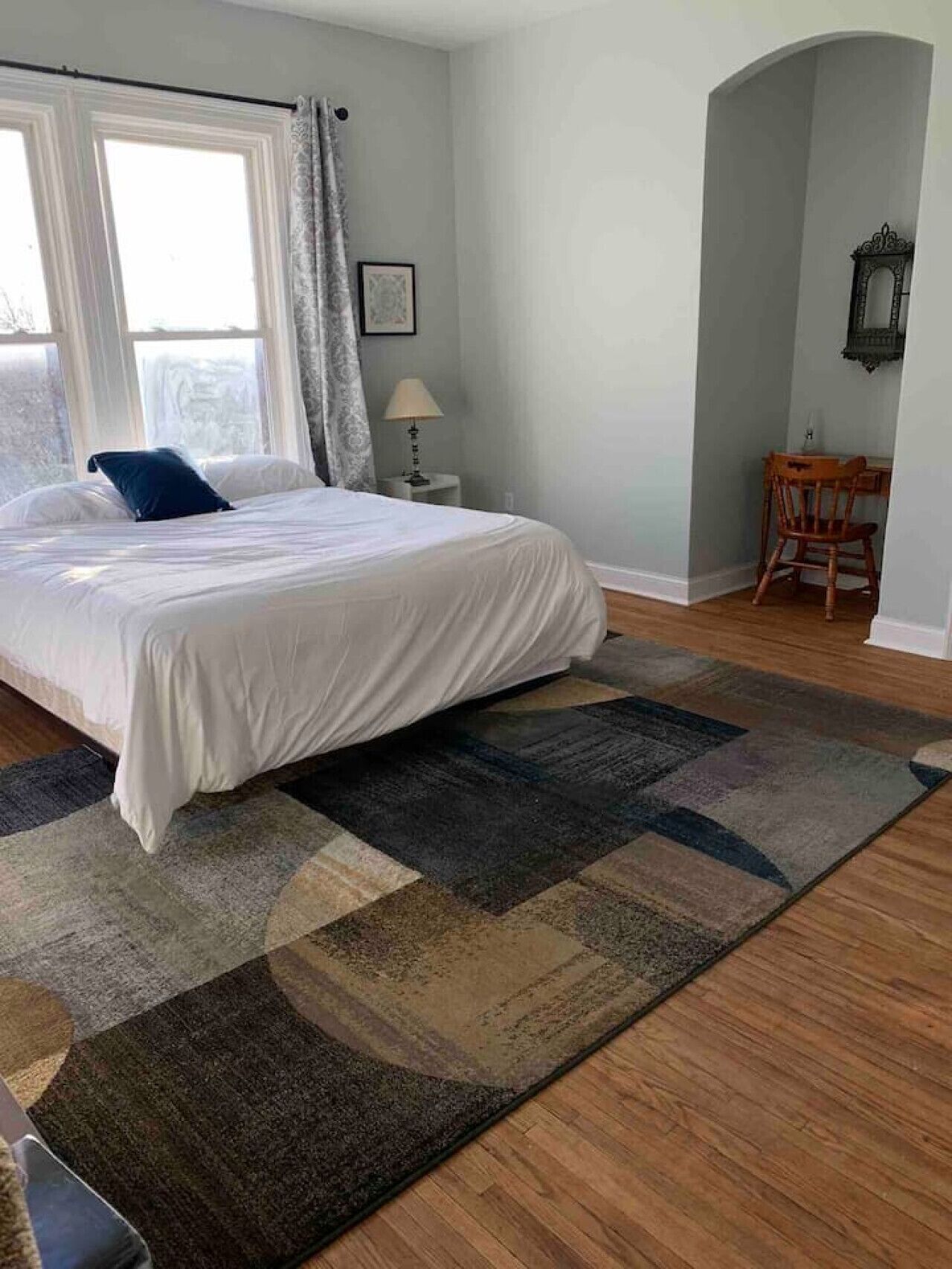 4 bedrooms, desk, iron/ironing board, travel crib