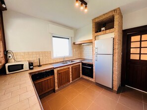 Casa | Cozinha privada | Geladeira, micro-ondas, fogão, lava-louças